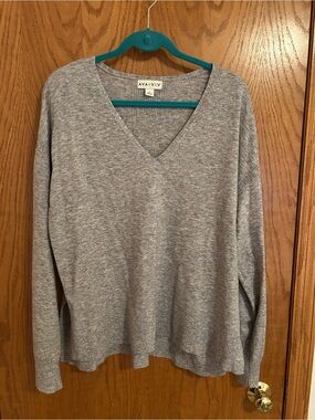 Ava & Viv Heather Gray Blue and Tan V-Neck Sweater